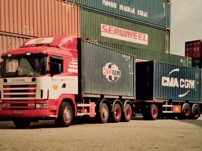 Tekno Tekno Scania 4-serie motorwagen & aanhanger met 2x20ft. Cosco reefer container POST KOGEKO