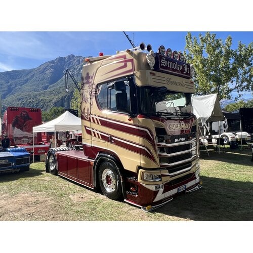 Tekno Tekno Scania NGS Highline 4x2 FERRARIO