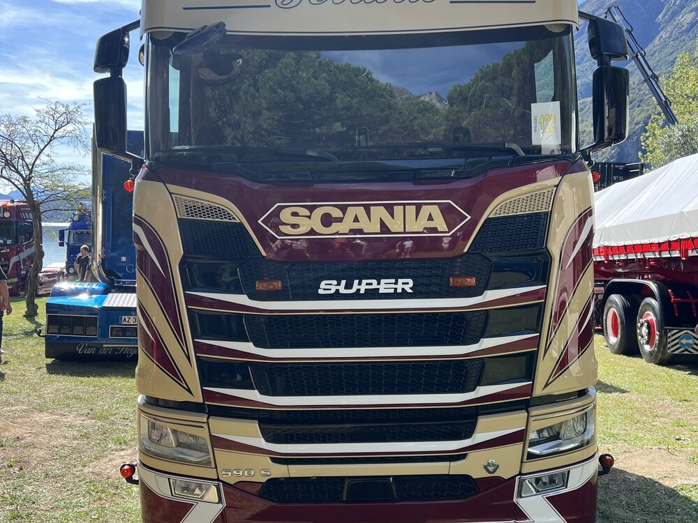 Tekno Tekno Scania NGS Highline 4x2 FERRARIO