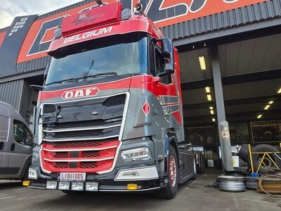 Tekno Tekno Daf XG 530 4x2 trekker met 40ft bulktank chassis SL LOGISTICS