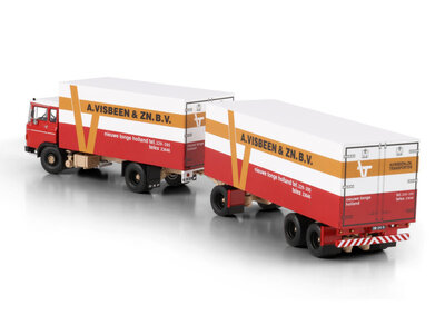 WSI WSI DAF 2600 Rigid box truck 4X2 + 3-axle box trailer VISBEEN