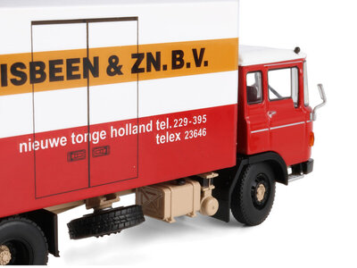 WSI WSI DAF 2600 Rigid box truck 4X2 + 3-axle box trailer VISBEEN