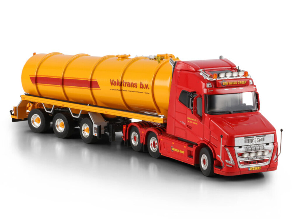 WSI WSI Volvo Vlastuin Torpedo VT5 6x2 met 3-assige vacuum tank trailer VAKUTRANS