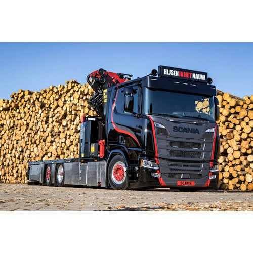 WSI WSI Scania R flat roof sleeper cab riged flatbed truck 6x2 + palfinger pk 65002SH + jib HIJSEN IN HET NAUW