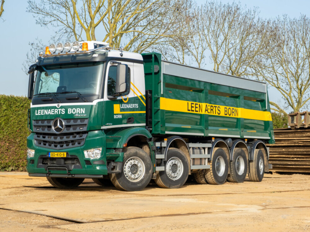 WSI WSI Mercedes-Benz Arocs MP4 2.300MM classic space tipper truck 10x4 LEENEARTS BORN