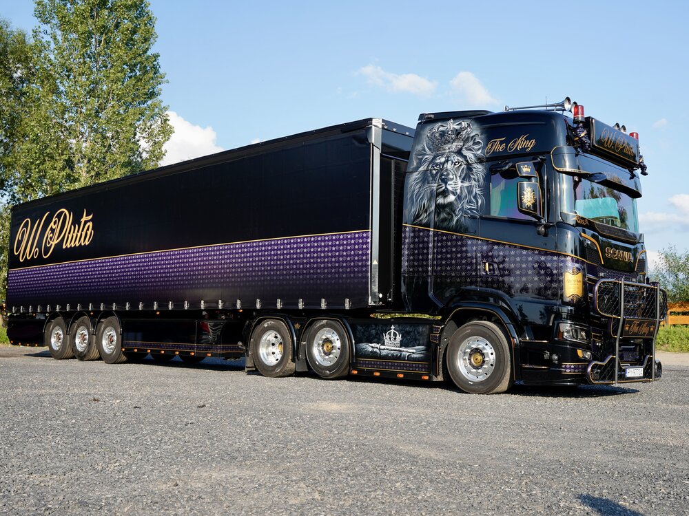 Tekno Tekno Scania NGS Highline 6x2 with 3-axle tautliner trailer PLUTA