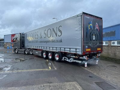 Tekno Tekno Scania Next Gen S-Highline met 3-assige schuifzeilenoplegger COLES & SONS