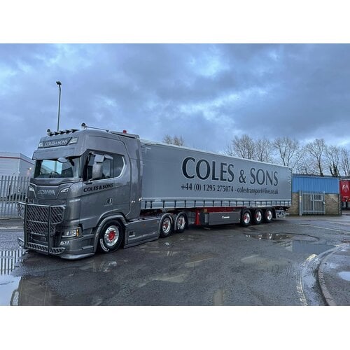 Tekno Tekno Scania Next Gen S-Highline met 3-assige schuifzeilenoplegger COLES & SONS