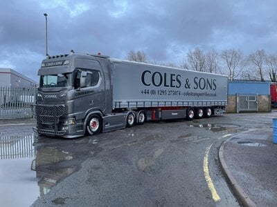 Tekno Tekno Scania Next Gen S-Highline met 3-assige schuifzeilenoplegger COLES & SONS