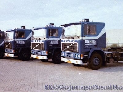 Tekno Tekno Volvo F10 4x2 trekker met 3-assige huifoplegger REINING