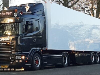 Tekno Tekno Scania R560-V8 with 3-axle reefer trailer J.Q. VAN DER MEER