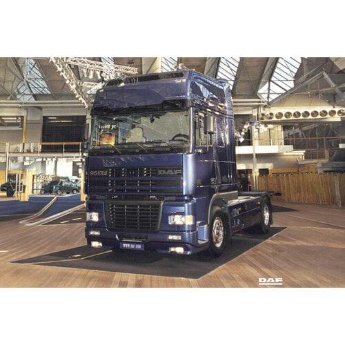 WSI WSI DAF 95XF Super Space Cab 4x2  PREMIUM LINE