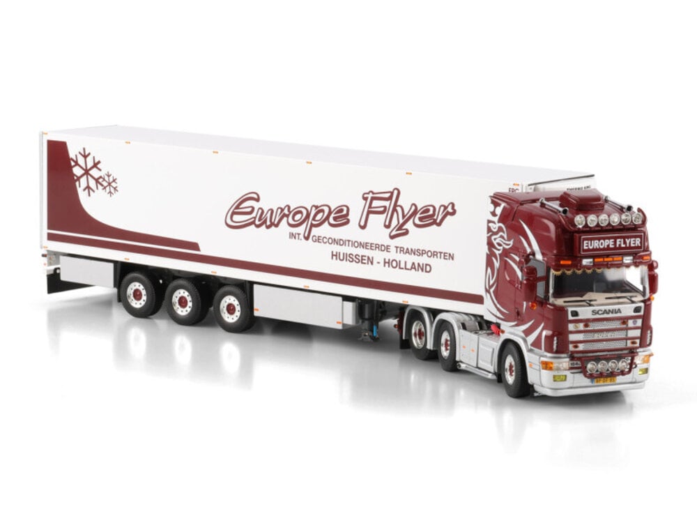 WSI WSI Scania 4-serie Topline 6x2 met 3-assige koeloplegger EUROPE FLYER