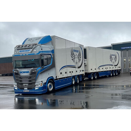 WSI WSI Scania R Highline riged reefer truck 6x2 with 5-axle reefer trailer IRONCROFT