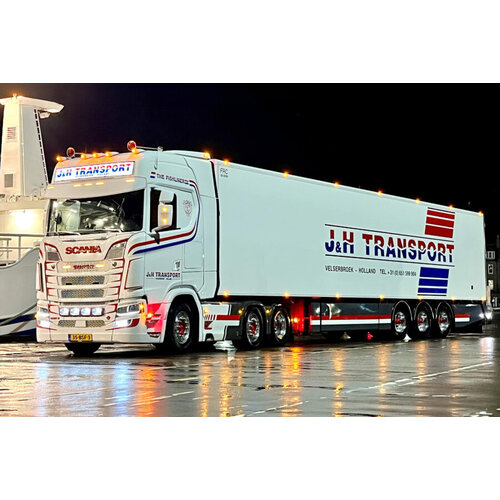 WSI WSI Scania S Highline 6x2 with 3-axle reefer trailer J&H TRANSPORT
