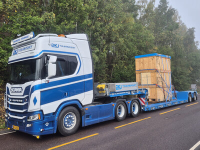 WSI WSI Scania R Highline 6x2 with 2-axle euro px lowloader + wooden box with top seal DKJ TRANSPORT