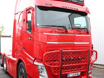 Tekno Tekno Volvo FH04 Globetrotter 6x2 sleepas VAN DEN BULCKE STH