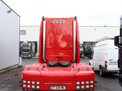 Tekno Tekno Volvo FH04 Globetrotter 6x2 sleepas VAN DEN BULCKE STH