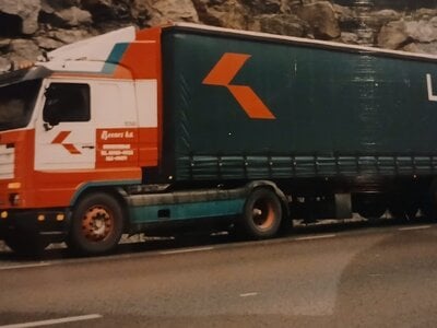 Tekno Tekno Scania 3-serie 113-380 with 3-axle curtainside trailer LOMMERTS