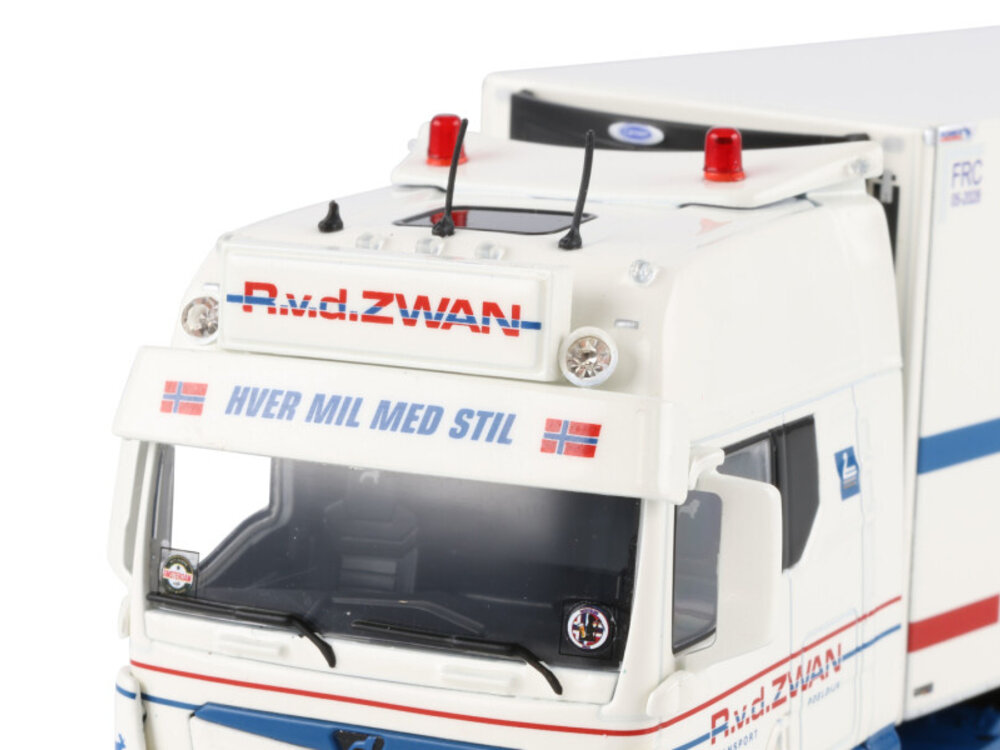 WSI WSI MAN TGX GX 6x2 met 3-assige koeloplegger R. V.D. ZWAN
