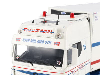 WSI WSI MAN TGX GX 6x2 met 3-assige koeloplegger R. V.D. ZWAN