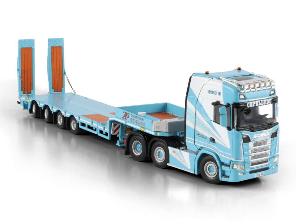 WSI WSI Scania S Highline 6x2 met 4-assige dieplader + oprijplaten CEPELLUDO