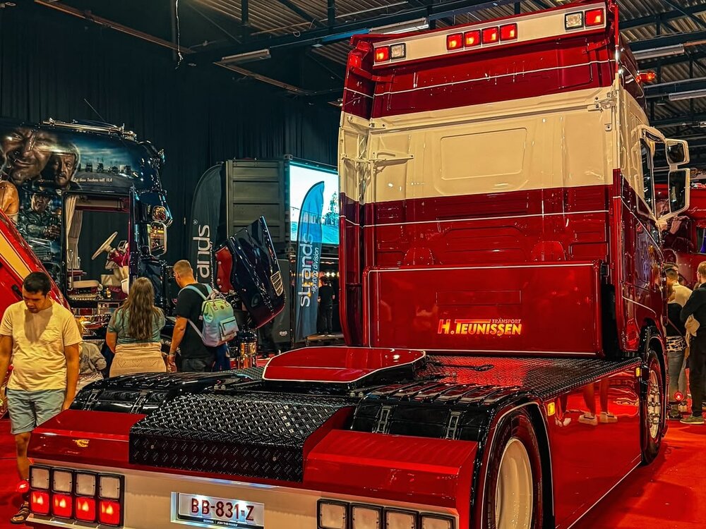 Tekno Tekno Scania NGS 4x2 H.TEUNISSEN