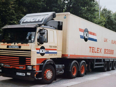 WSI WSI Scania 143M/450 with 3-axle classic box trailer ACH