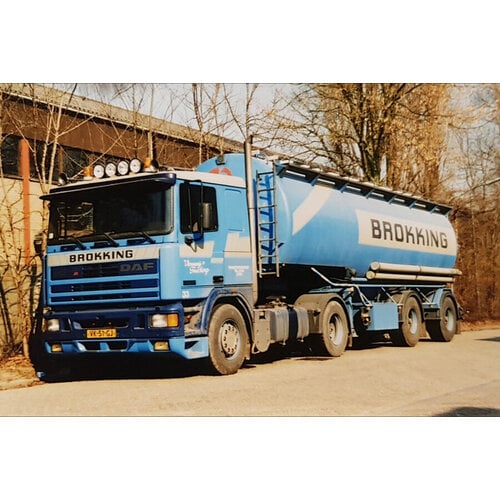 WSI WSI DAF 95 Comfort cab met 2-as bulk oplegger BROKKING