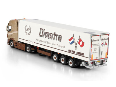 WSI WSI DAF XG+ 4x2 with 3-axle reefer trailer DIMETRA