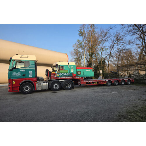 WSI WSI MAN TGX GM 6x2 met 4-assige dieplader SCALES