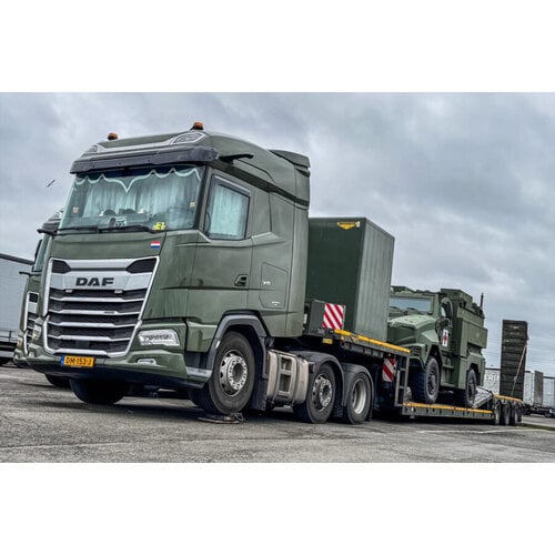 WSI WSI DAF XG 6x2 with 3-axle low loader DEFENSIE NL