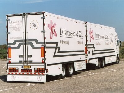 Tekno Tekno Scania 164 6x2 motorwagen met 2-assige wipkar D. BRUSSEE EN ZN.
