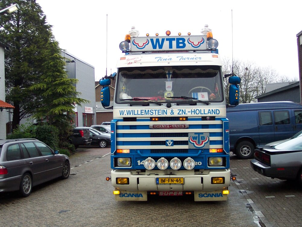 Tekno Tekno Scania 143M 420 streamline truck with 20ft. container WTB