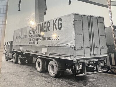 Tekno Tekno Volvo F89 6x4 met 2-assige klassieke tautliner GARTNER KG