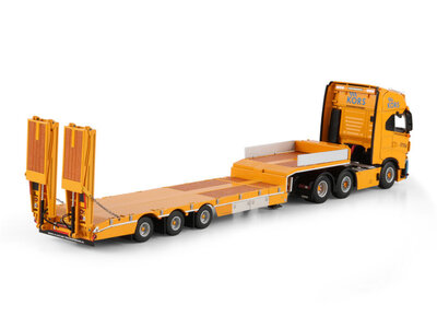 WSI WSI Iveco S-way as high 6x2 with 3-axle semi lowloader with ramps KORS HOOGWERKSYSTEMEN