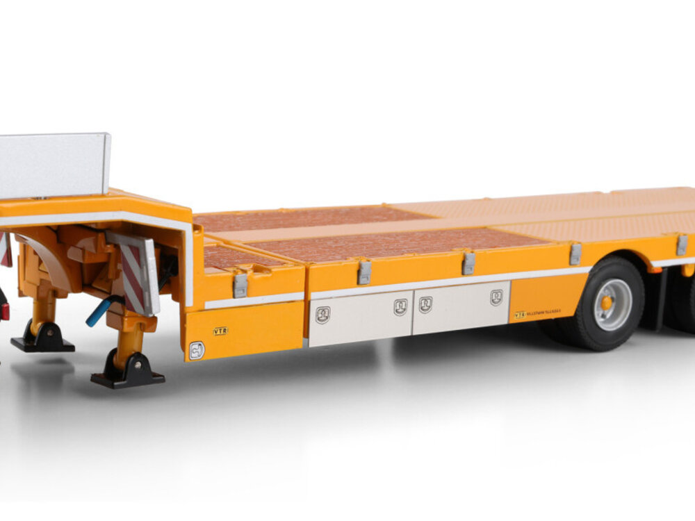 WSI WSI Iveco S-way as high 6x2 with 3-axle semi lowloader with ramps KORS HOOGWERKSYSTEMEN