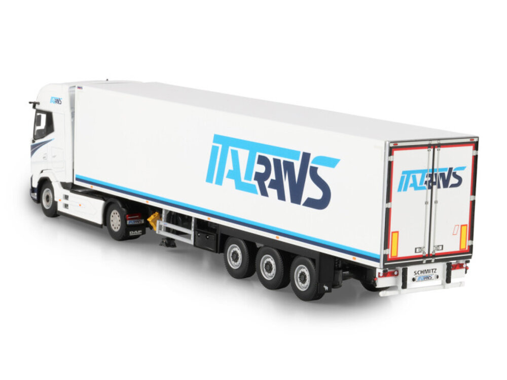WSI WSI DAF XG+ 4x2 with 3-axle reefer trailer ITALTRANS SPA