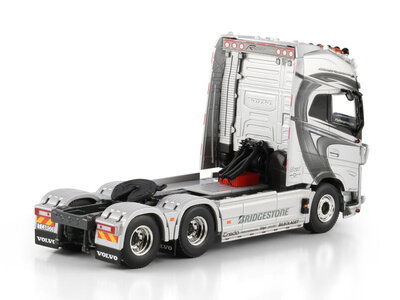 WSI WSI Volvo FH5 Globetrotter XL 6x2 TANK CARGO