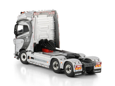 WSI WSI Volvo FH5 Globetrotter XL 6x2 TANK CARGO