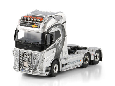 WSI WSI Volvo FH5 Globetrotter XL 6x2 TANK CARGO