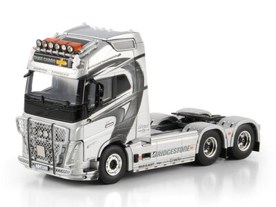 WSI WSI Volvo FH5 Globetrotter XL 6x2 TANK CARGO