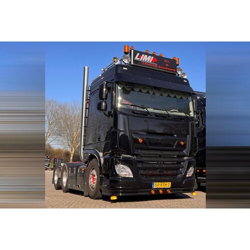 WSI WSI DAF XF space cab 6x2 LIMI TRANS