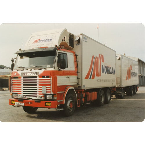 Tekno Tekno Scania 3-serie motorwagen met 3-assige schamelaanhanger NORDAN