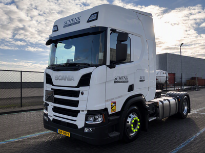 Tekno Tekno Scania NGR 4x2 trekker met 3-assige tankoplegger SCHENK