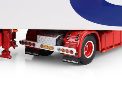 WSI WSI Scania 4-serie Topline 4x2 met 3-assige koeloplegger MARCEL POST