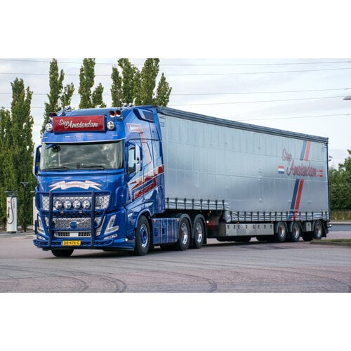 WSI WSI Volvo FH Aero Globetrotter XXL 6x2 met 3-assige schuifzeilen oplegger SIEP AMSTERDAM