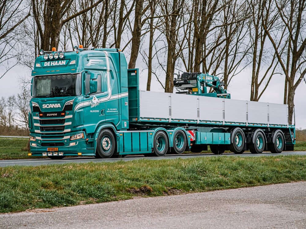 Tekno Tekno Scania NGS Highline 6x4 tractor with 3-axle brick trailer G.L. DE HAAN