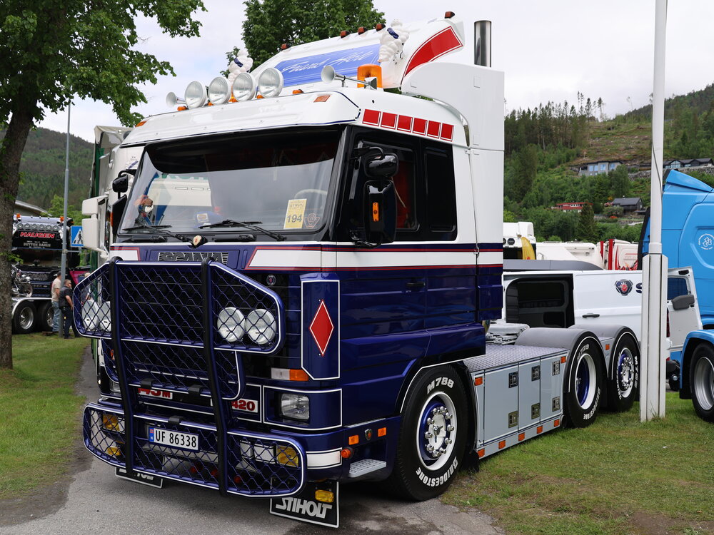 Tekno Tekno Scania 143 Streamline 6x2 FRANK HOLE