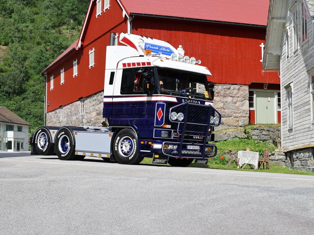 Tekno Tekno Scania 143 Streamline 6x2 sleepas trekker FRANK HOLE